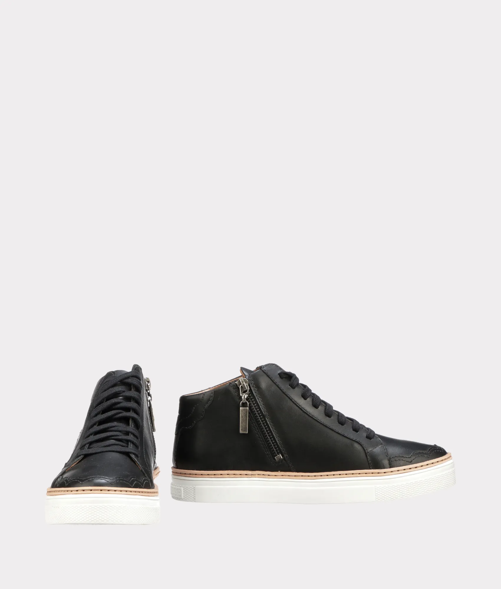 After Ride Low Top Sneaker :: Black