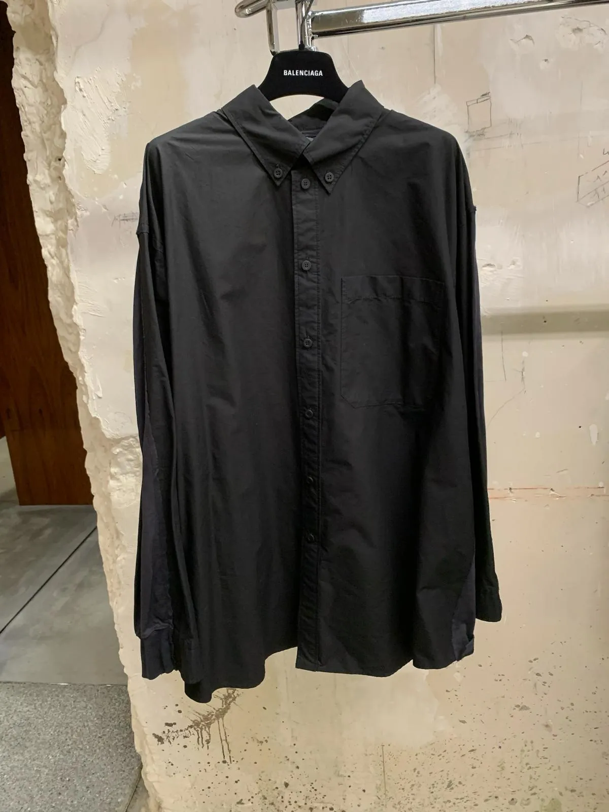 BALENCIAGA  |Men's Stencil Type Hybrid Shirt Oversized in Black