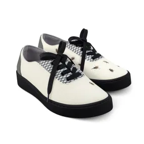 Chocolaticas® Buzzing Casual Sneaker