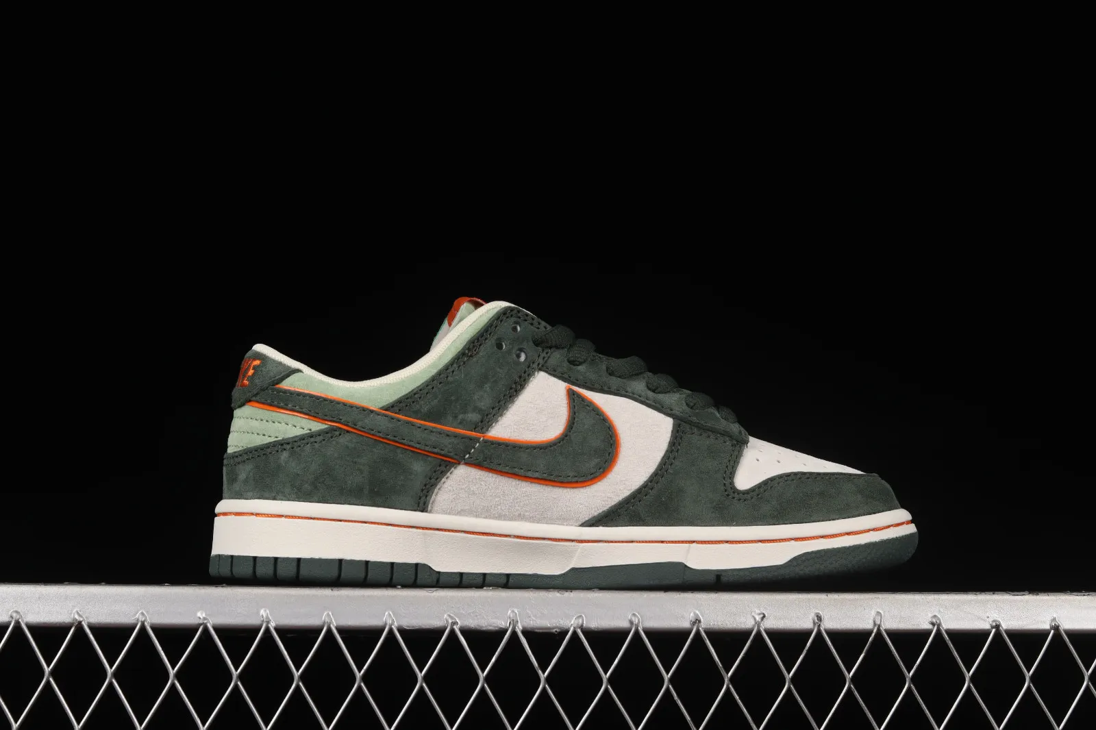 Otomo Katsuhiro x Nike SB Dunk Low Steamboy OST Green Orange LF0039-007