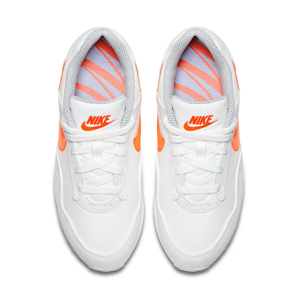 TNIS NIKE OURBUST LUX