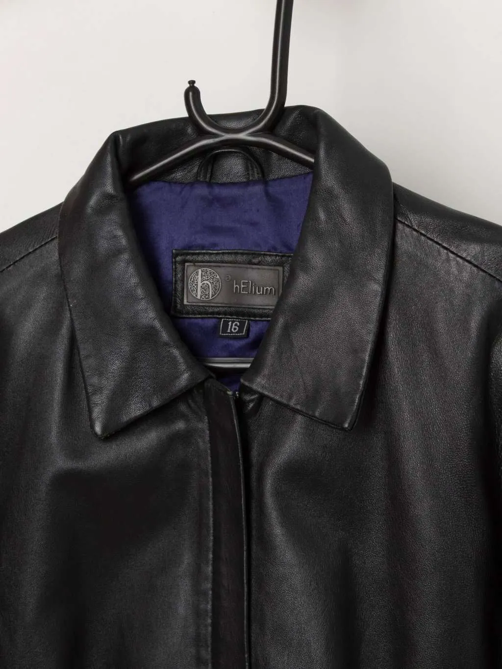 Vintage Y2K black leather jacket with zip closure – Medium / Large